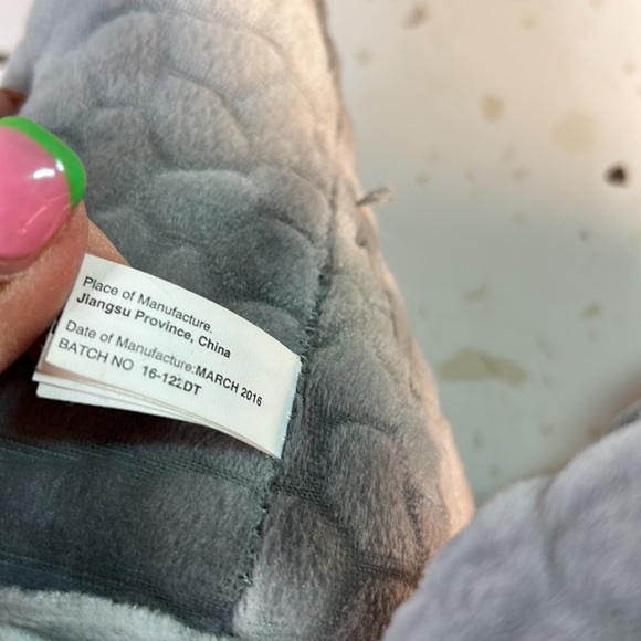 Jurassic World Gray Dinosaur Indominus Rex Plush - Picture 10 of 10